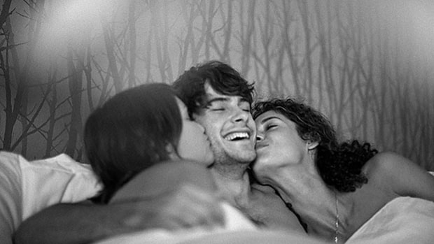 My First Threesome – I Submit to BDSM